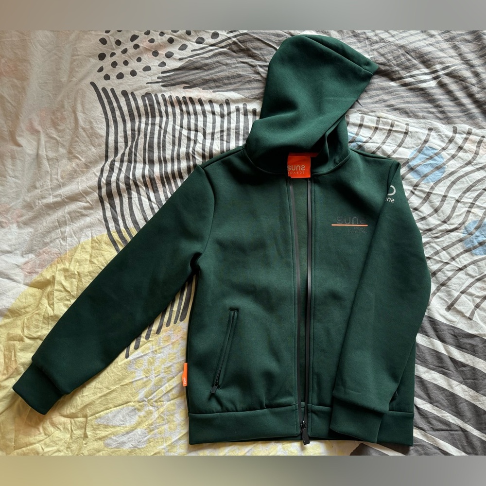 SUNSBOARDS Hoodie
Italian style
Kids 10-11y